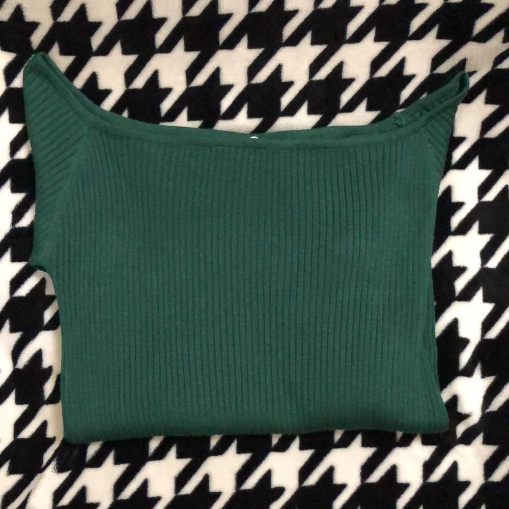 Fashion Nova Green Top - Picture 9 of 9